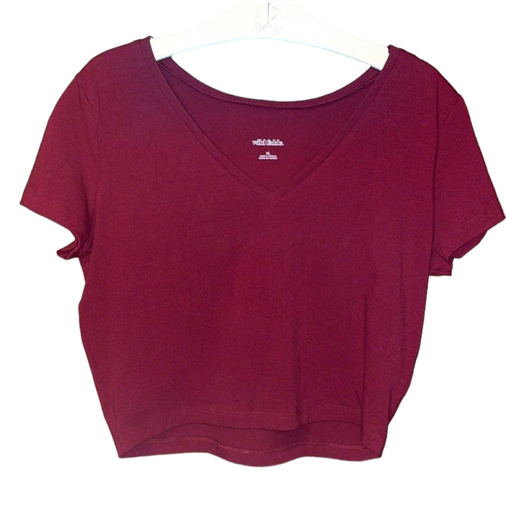 •WILD FABLE•NWOT MAROON BASIC CROP V-NECK TEE IN SIZE XL